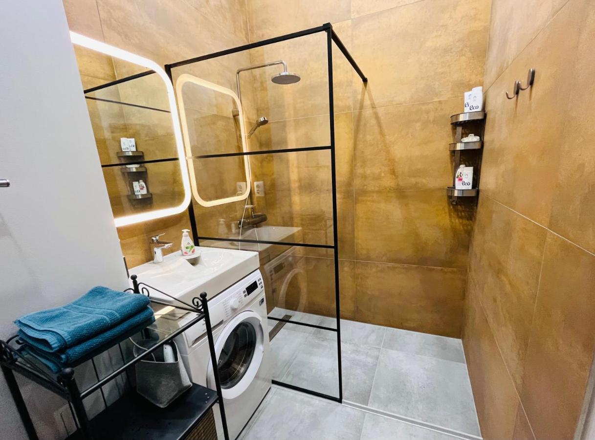 Library House Apartment Quiet&Compact 2 Rooms&Beds Riga Ngoại thất bức ảnh